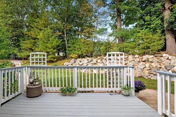 $1,150,000 | 6 Silas Drive, Northborough, MA 01532