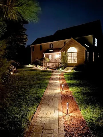 $1,150,000 | 6 Silas Drive, Northborough, MA 01532