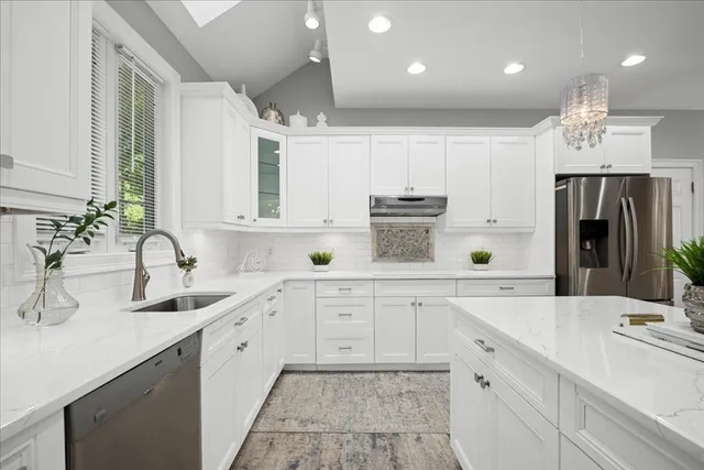 $1,150,000 | 6 Silas Drive, Northborough, MA 01532