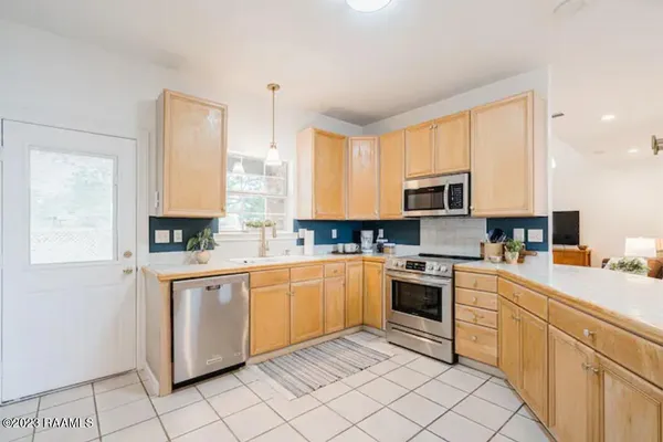 $3,500 | 204 Student Lane, Lafayette, LA 70508