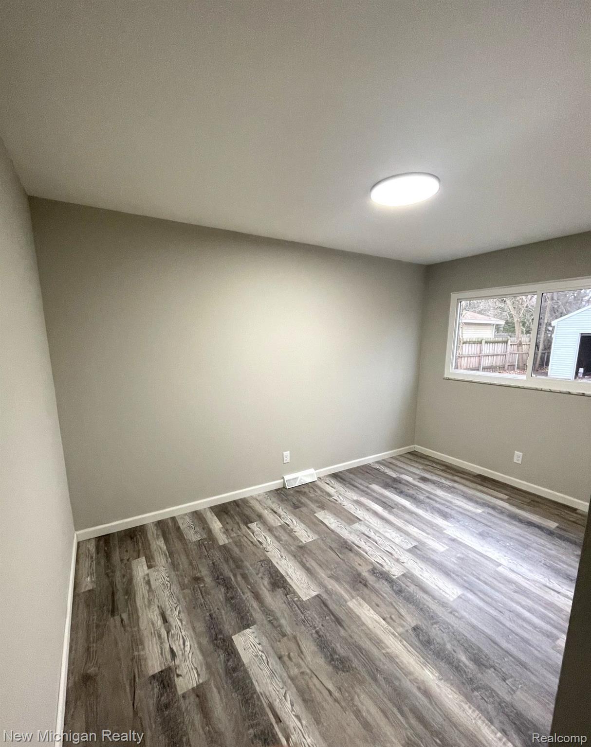 9555 Colgate Clarkston, MI 48348 - Photo 22 of 44 Gallery Image 22