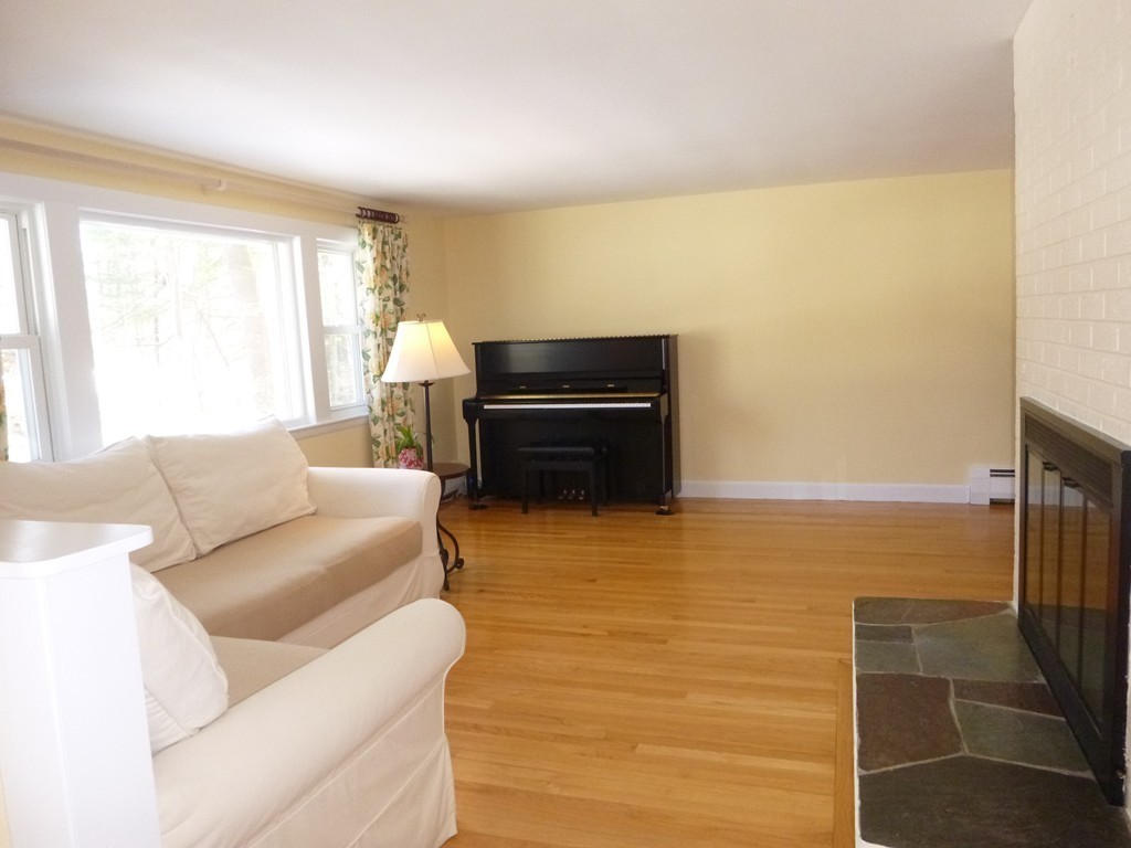 30 Oneida Road Acton, MA 01720 - Photo 2 of 13