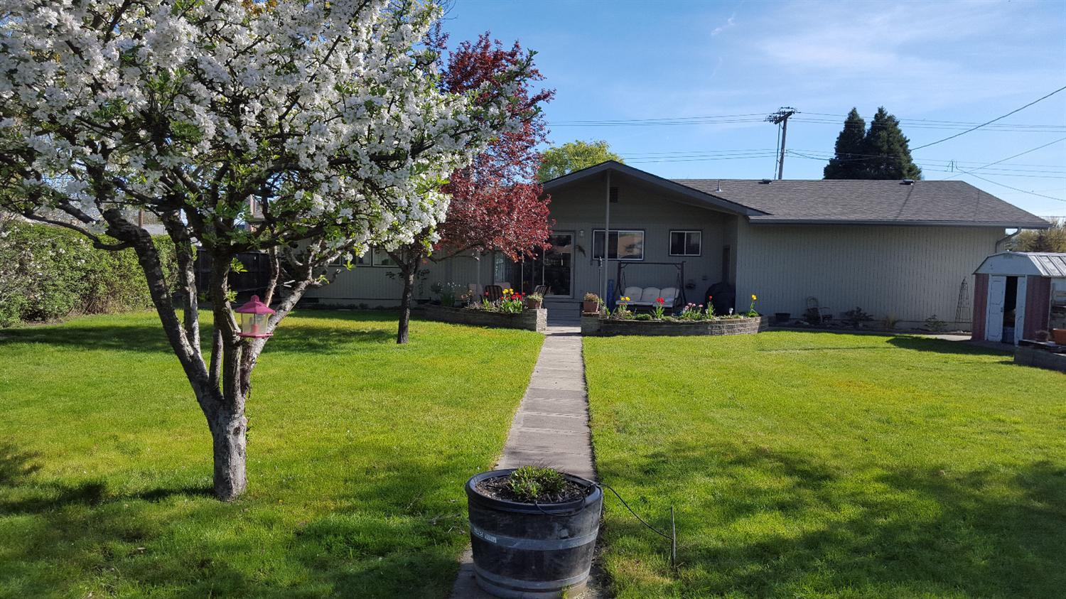 1951 Roberts Road Medford, OR 97504 - Photo 2 of 28 Additional Photo