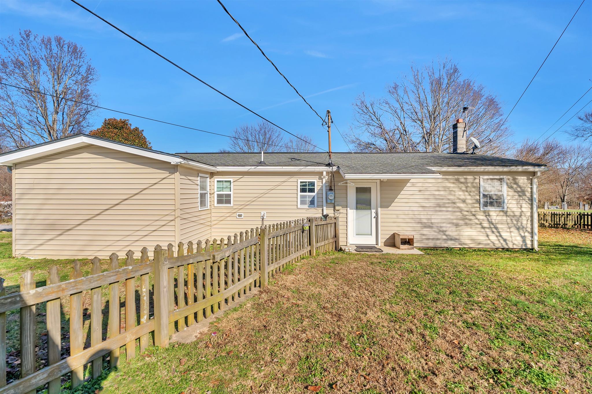 242 Union Ridge Road Wartrace, TN 37183 - Photo 29 of 33 a view of a house with a yard