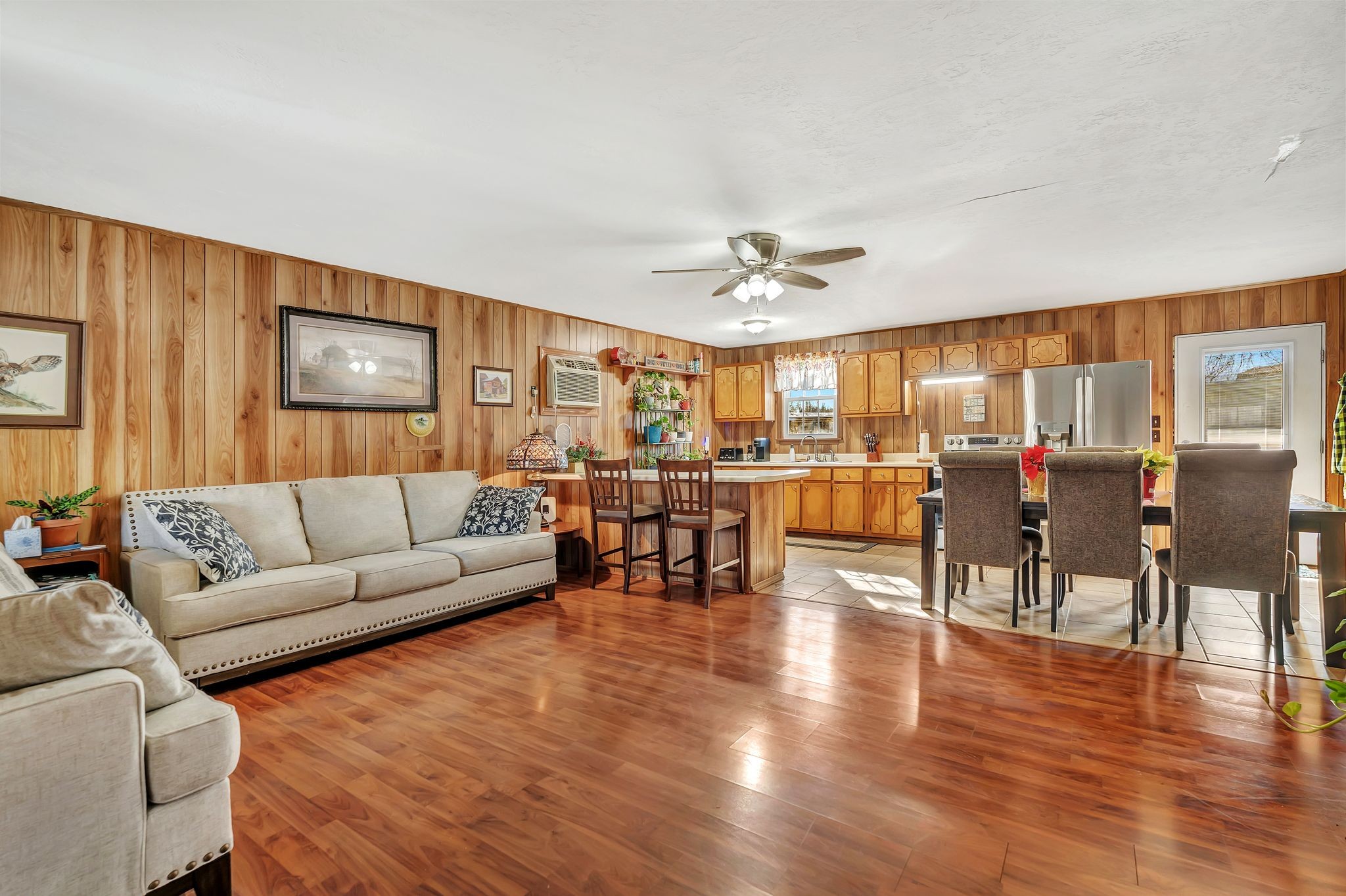 242 Union Ridge Road Wartrace, TN 37183 - Photo 8 of 33 a living room with furniture and wooden floor