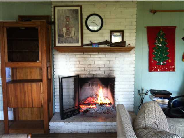 4552 La Canada Road Fallbrook, CA 92028 - Photo 2 of 4 Fireplace in Livingroom