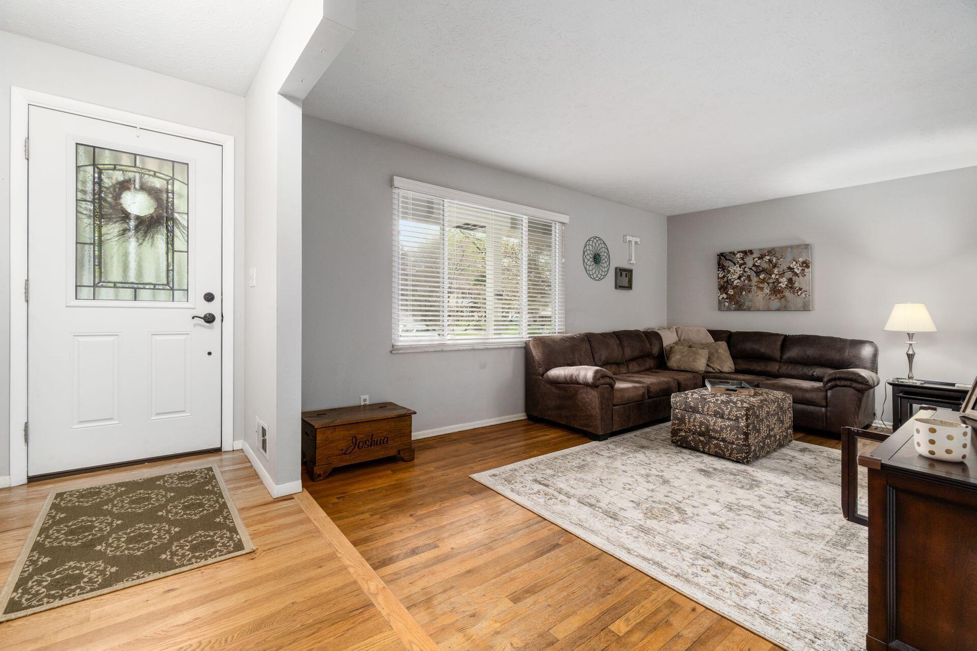 2479 Merbrook Road Columbus, OH 43235 - Photo 7 of 55 031_ - 2479 Merbrook Rd - 018