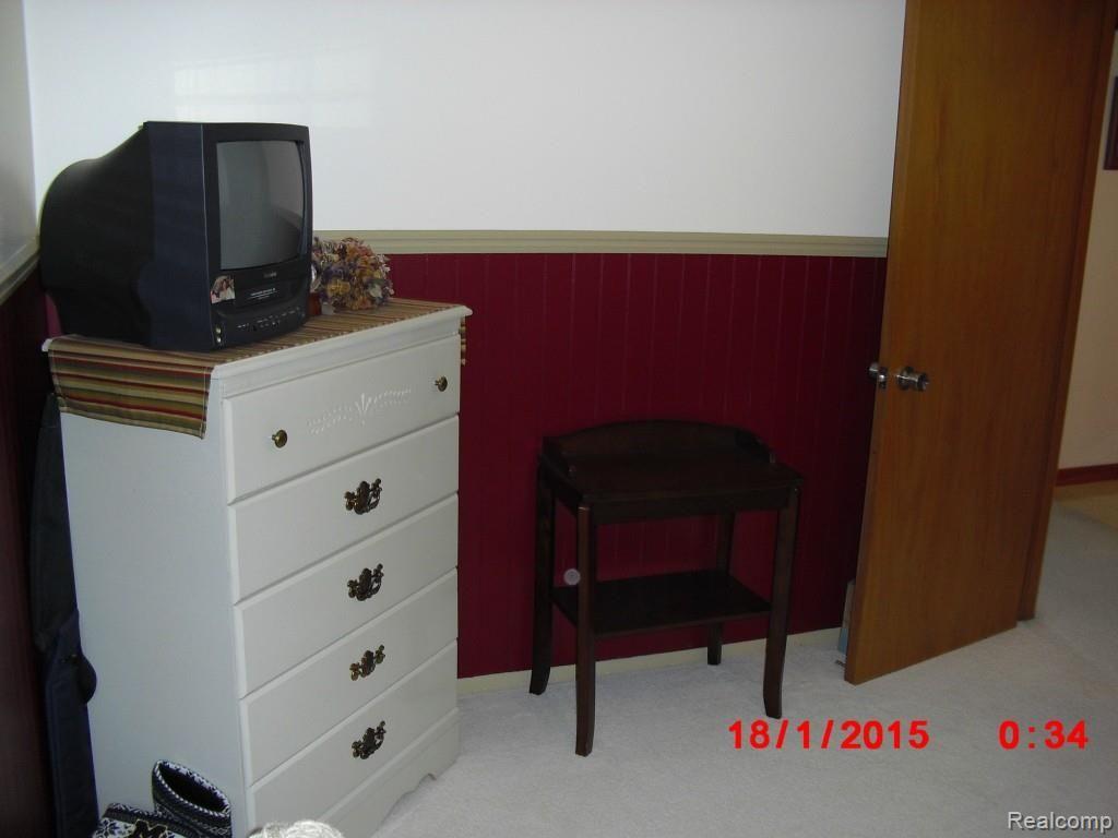3227 Rome Avenue Warren, MI 48091 - Photo 38 of 65 Rome & Winchester 040 - Copy (2).jpg