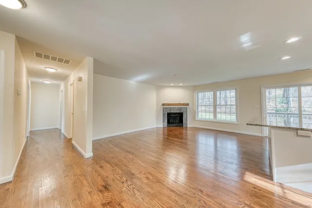 $2,800 | 43 Belvedere Drive, Unit 43, Tolland, CT 06084