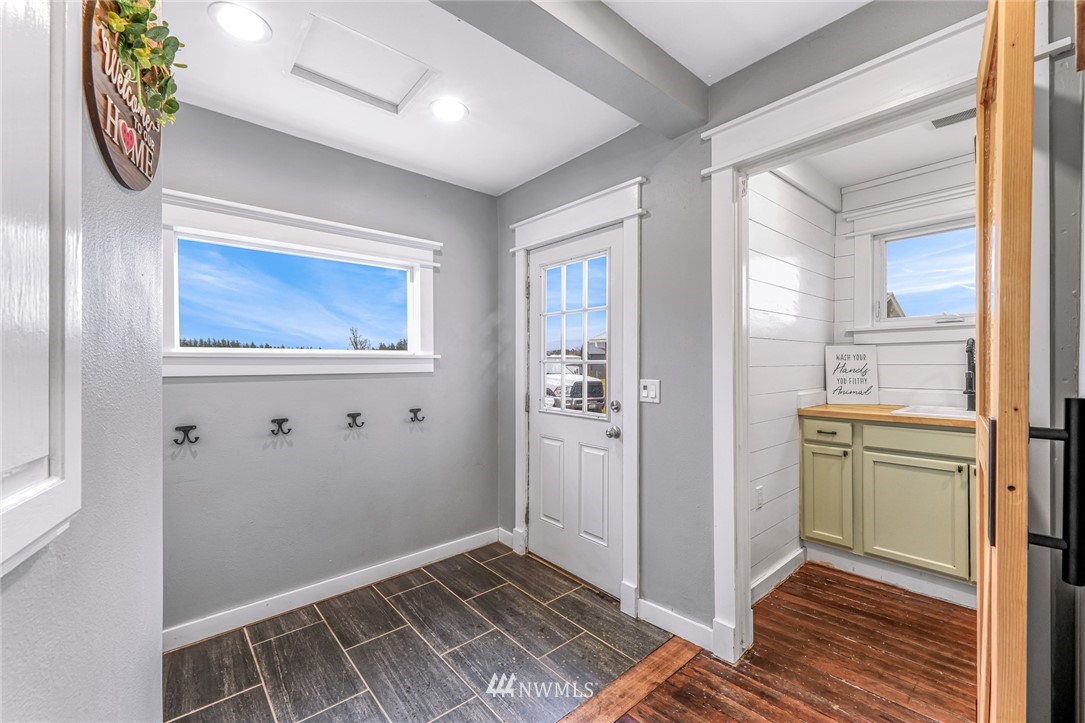 6464 Hannegan Road Lynden, WA 98264 - Photo 20 of 40 Gallery Image 20