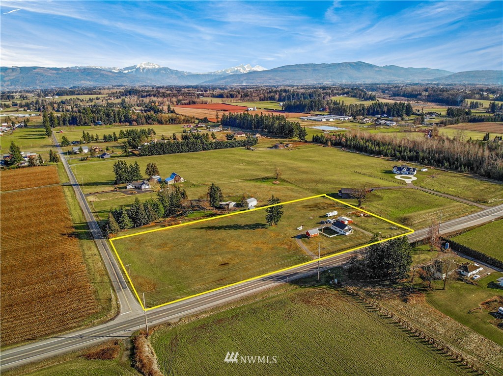 6464 Hannegan Road Lynden, WA 98264 - Photo 32 of 40 Gallery Image 32