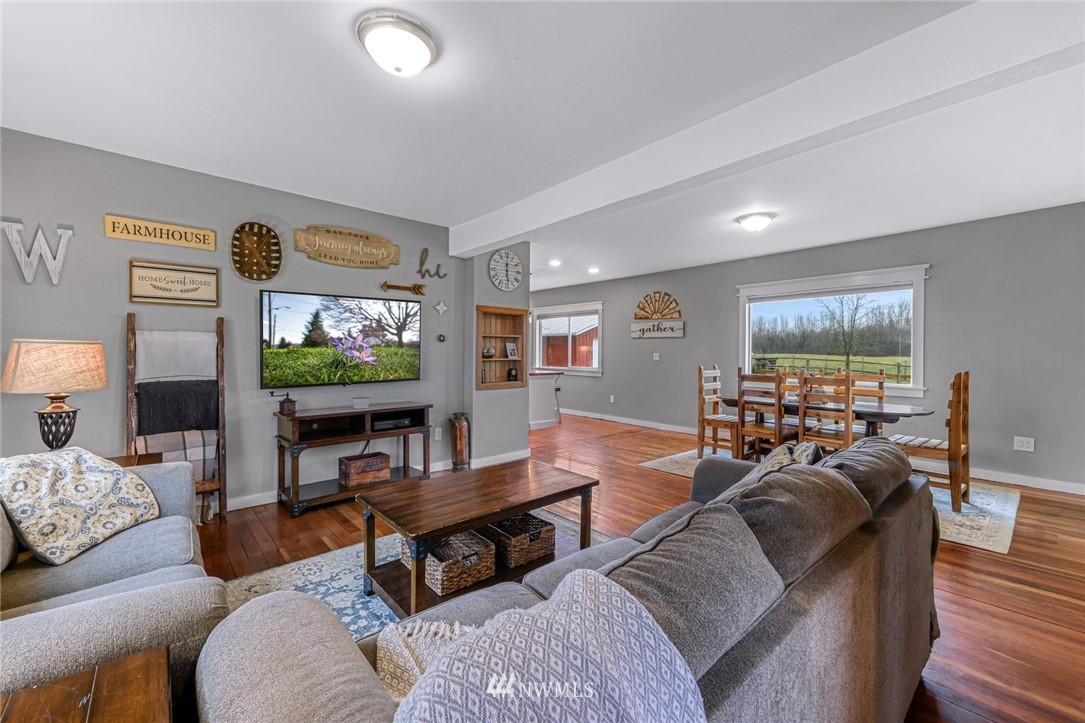 6464 Hannegan Road Lynden, WA 98264 - Photo 6 of 40 Gallery Image 6