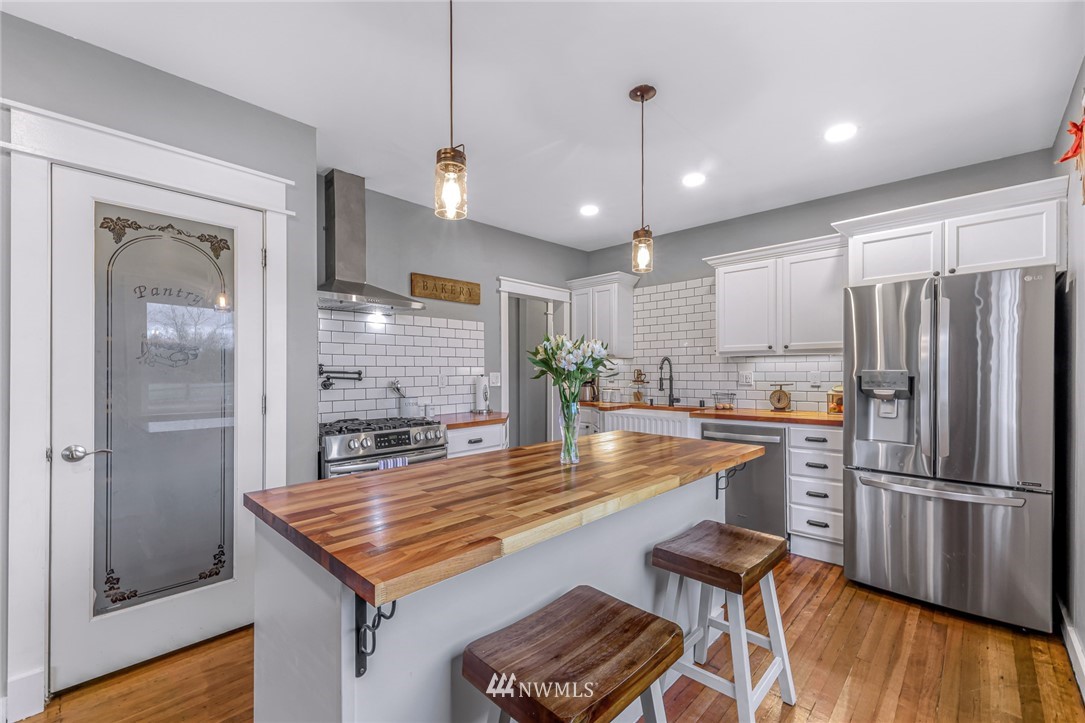 6464 Hannegan Road Lynden, WA 98264 - Photo 10 of 40 Gallery Image 10