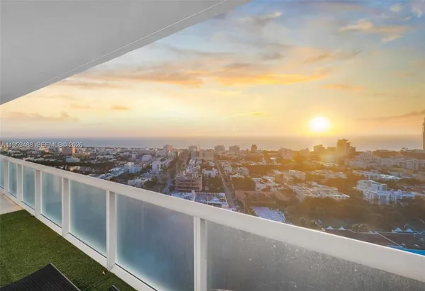 $12,500 | 450 Alton Road, Unit 2810, Miami Beach, FL 33139