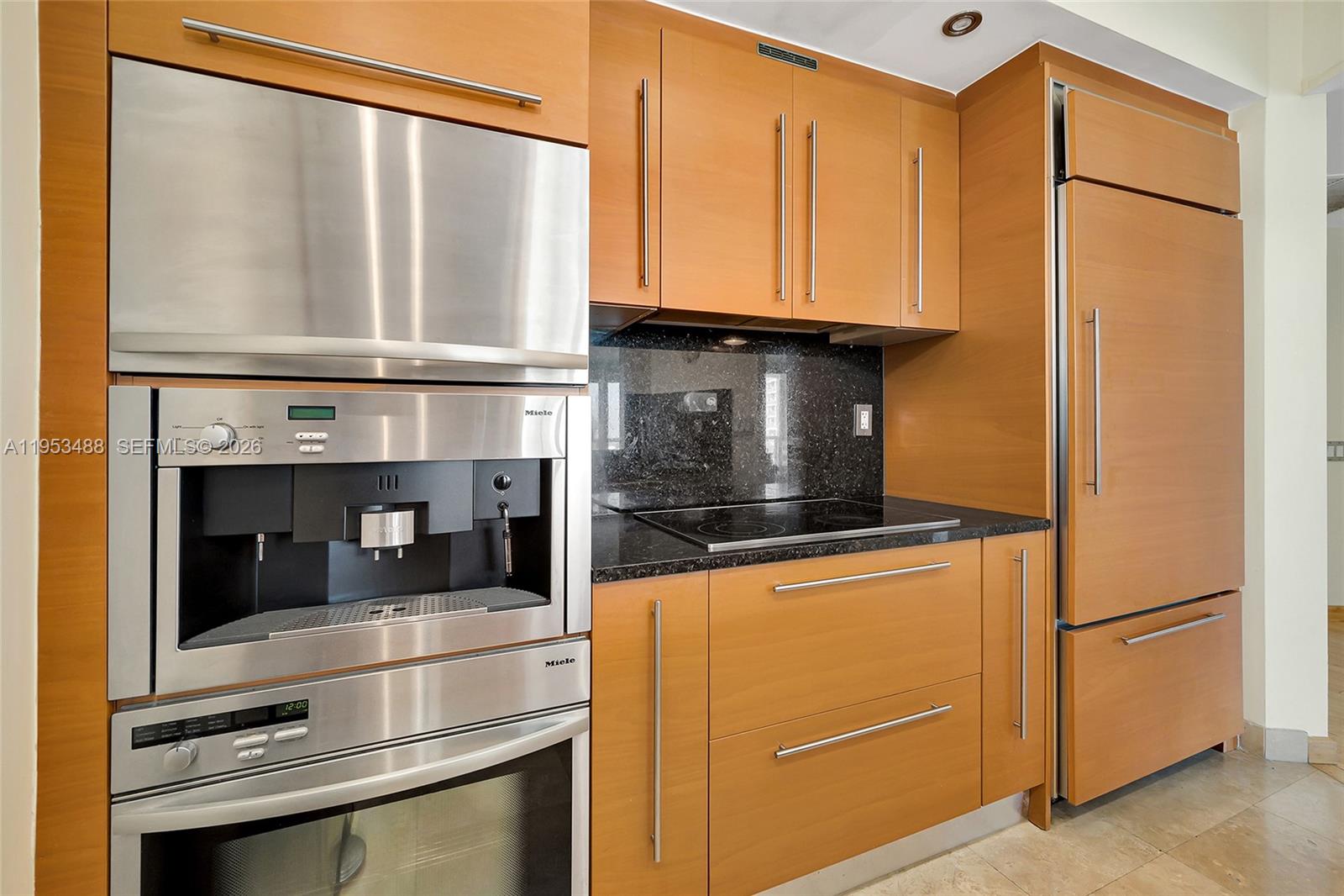 450 Alton Road, Unit 2810 Miami Beach, FL 33139 - Photo 11 of 39