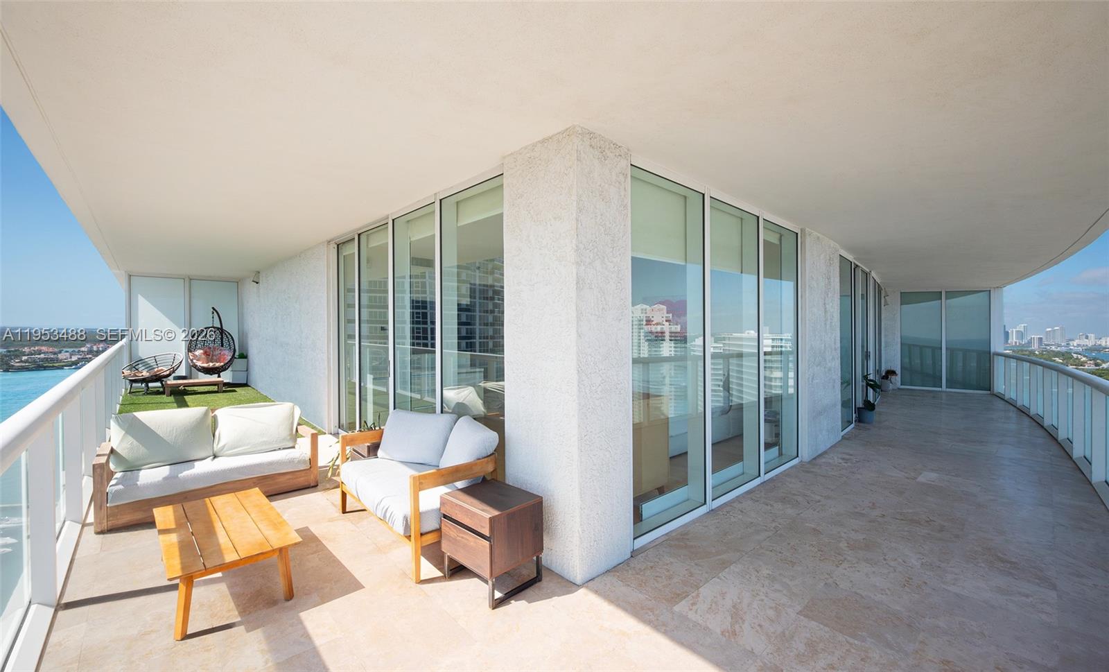 450 Alton Road, Unit 2810 Miami Beach, FL 33139 - Photo 17 of 39