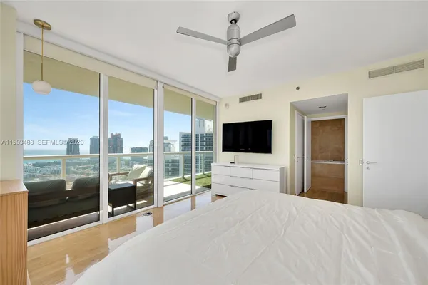 $13,000 | 450 Alton Road, Unit 2810, Miami Beach, FL 33139