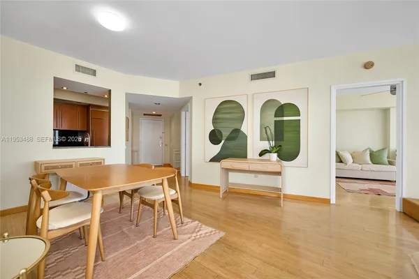 $12,500 | 450 Alton Road, Unit 2810, Miami Beach, FL 33139