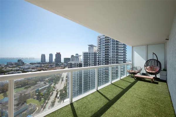$13,000 | 450 Alton Road, Unit 2810, Miami Beach, FL 33139