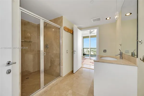 $13,000 | 450 Alton Road, Unit 2810, Miami Beach, FL 33139