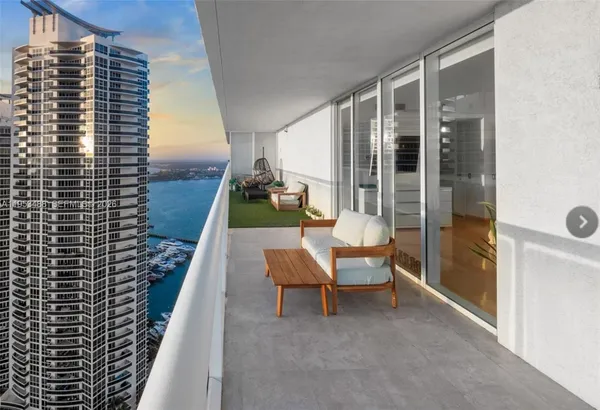 $12,500 | 450 Alton Road, Unit 2810, Miami Beach, FL 33139