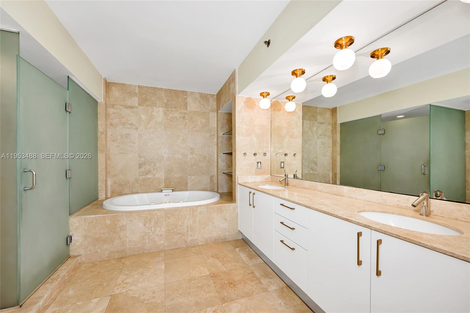 450 Alton Road, Unit 2810 Miami Beach, FL 33139 - Photo 4 of 39