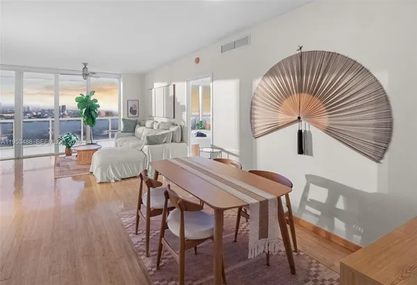 $12,500 | 450 Alton Road, Unit 2810, Miami Beach, FL 33139