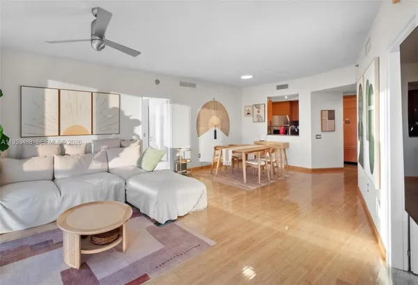 $12,500 | 450 Alton Road, Unit 2810, Miami Beach, FL 33139