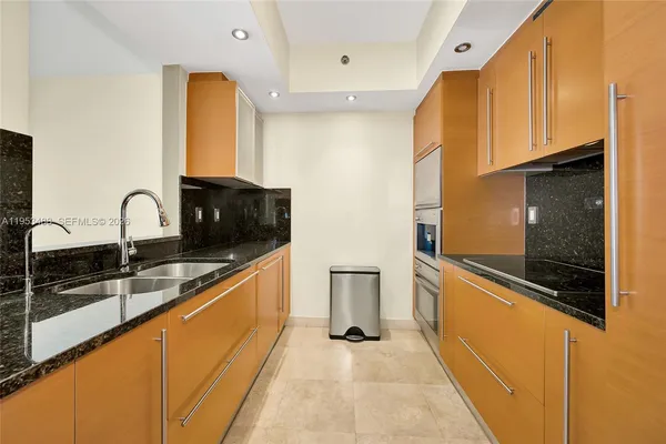 $13,000 | 450 Alton Road, Unit 2810, Miami Beach, FL 33139