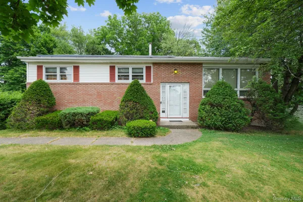 $420,000 | 11 Ona Lane, New Windsor, NY 12553