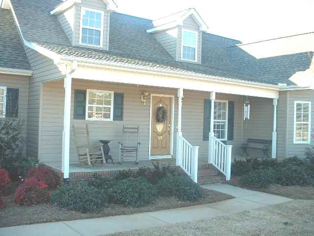 123 Coleman Road Wellford, SC 29385 - Photo 2 of 9