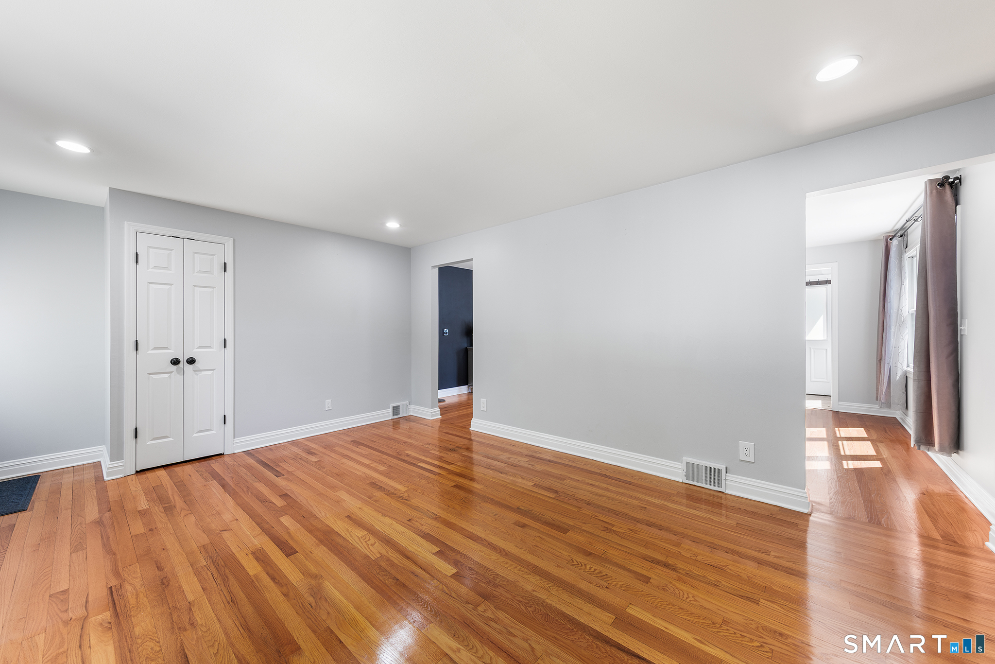 1710 Stratfield Road Fairfield, CT 06825 - Photo 4 of 40