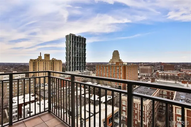$1,499,000 | 4909 Laclede Avenue, Unit 1401, St. Louis, MO 63108