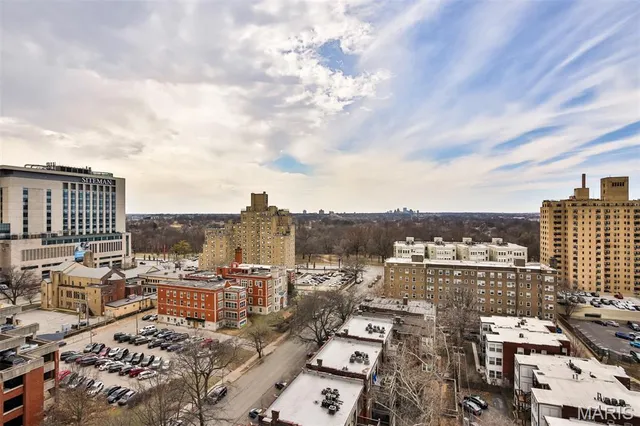 $1,499,000 | 4909 Laclede Avenue, Unit 1401, St. Louis, MO 63108