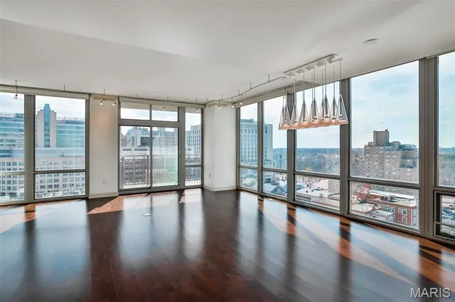 $1,499,000 | 4909 Laclede Avenue, Unit 1401, St. Louis, MO 63108
