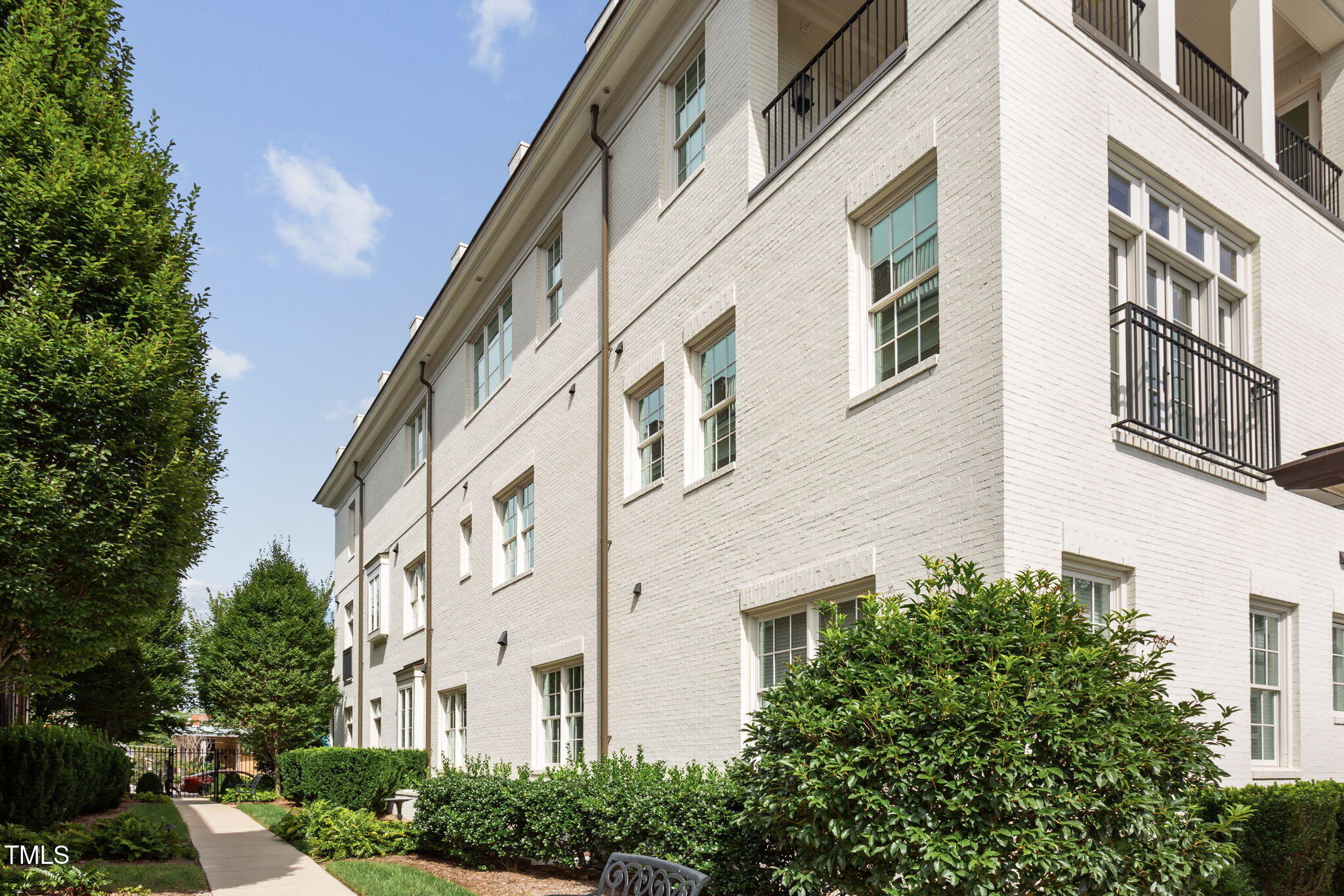 2015 Fairview Road, Unit 200 Raleigh, NC 27608 - Photo 42 of 58 1-web-or-mls-2015 Fairview 200-70