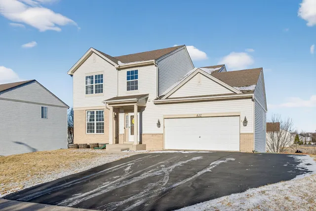 $399,900 | 837 Briarcliff Drive, Minooka, IL 60447