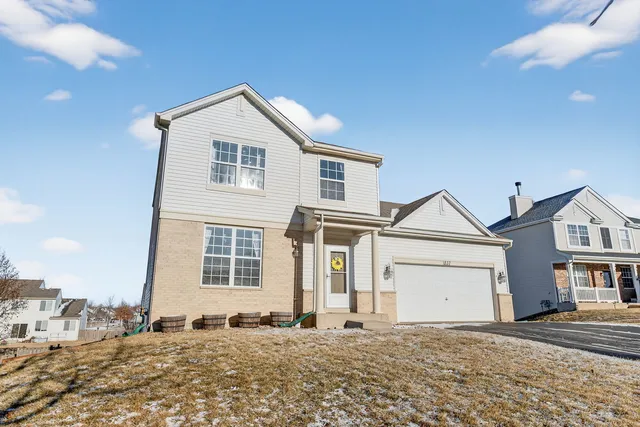 $399,900 | 837 Briarcliff Drive, Minooka, IL 60447