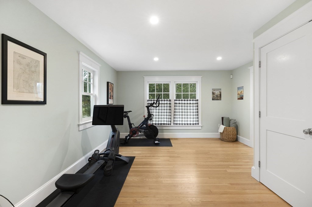 111 Mann Hill Road Scituate, MA 02066 - Photo 33 of 37 a living room with furniture and a large window