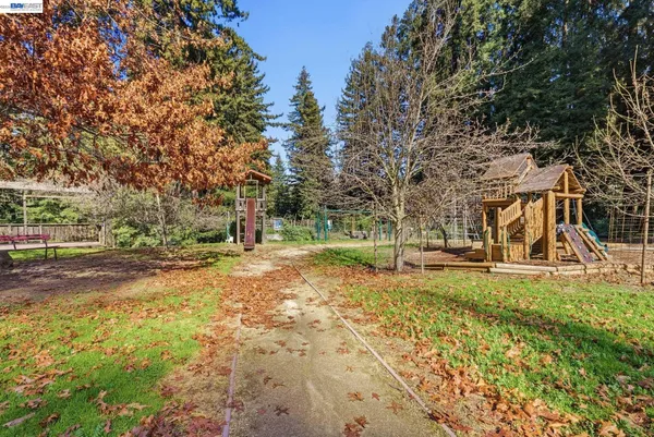 $769,000 | 17741 Comanche Trail, Los Gatos, CA 95033