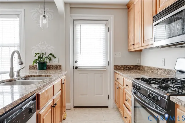 $289,999 | 4524 Grove Avenue, Unit U9, Richmond, VA 23221