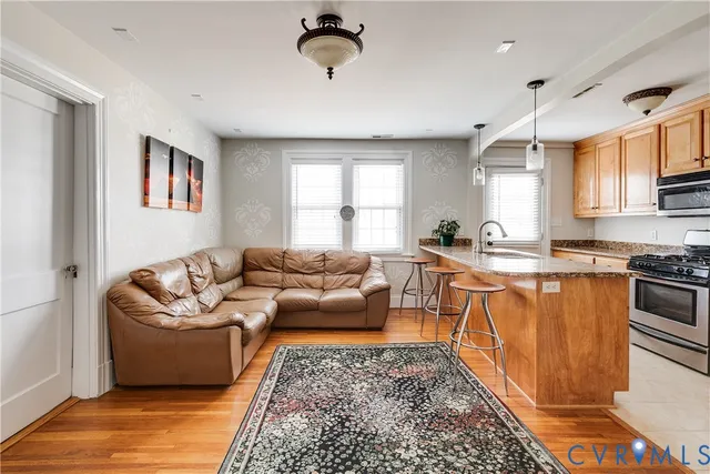 $289,999 | 4524 Grove Avenue, Unit U9, Richmond, VA 23221