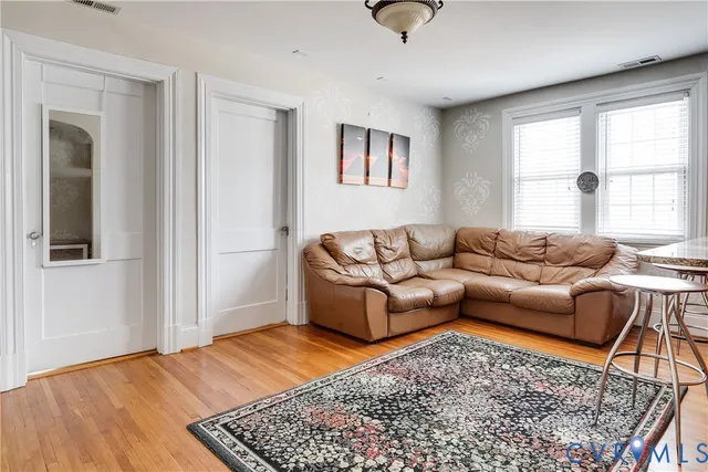 $289,999 | 4524 Grove Avenue, Unit U9, Richmond, VA 23221