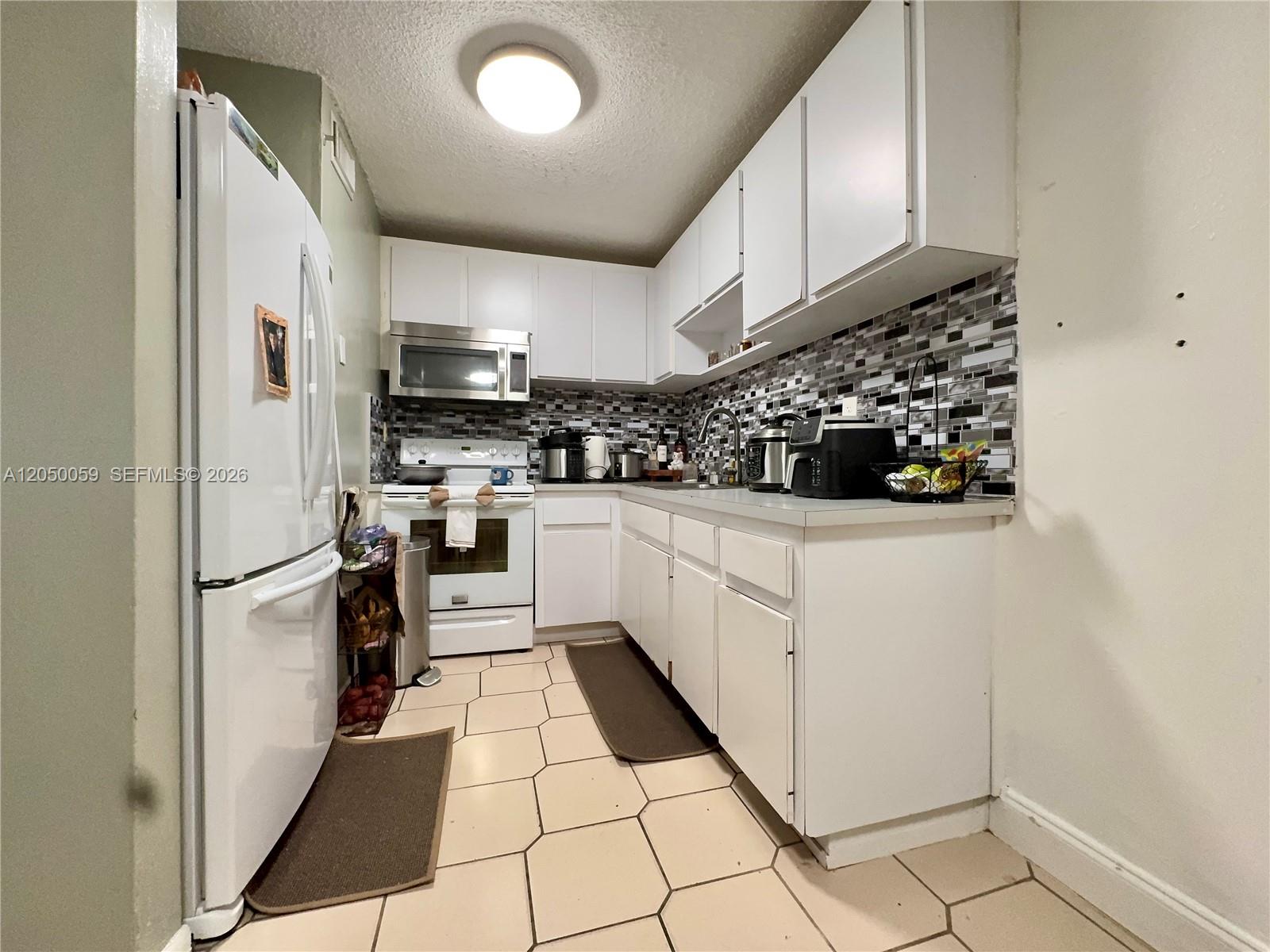 10765 Southwest 4th Street, Unit 3 Sweetwater, FL 33174 - Photo 4 of 9