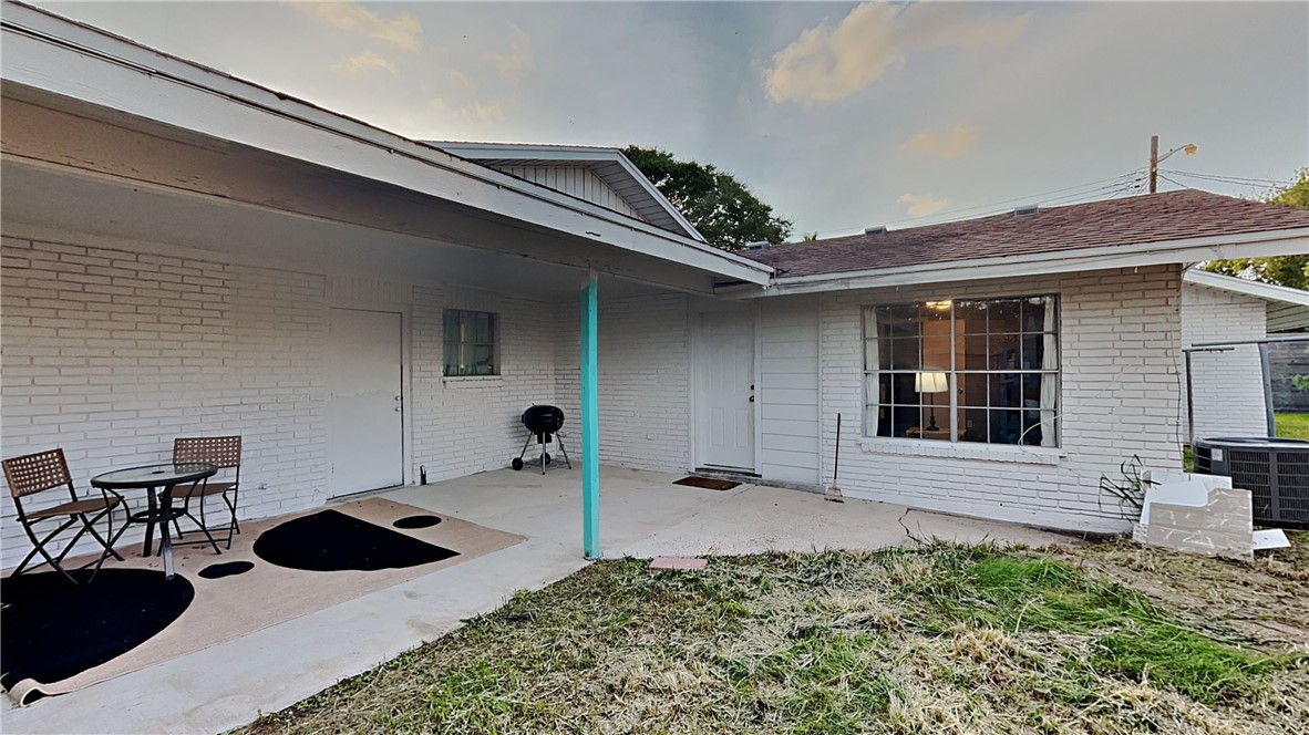 3554 Denver Avenue Corpus Christi, TX 78411 - Photo 21 of 21 a backyard of a house with seating space
