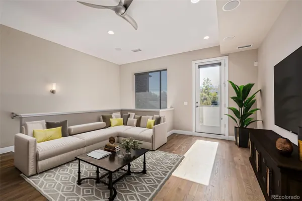 $619,900 | 3265 West 17th Avenue, Denver, CO 80204