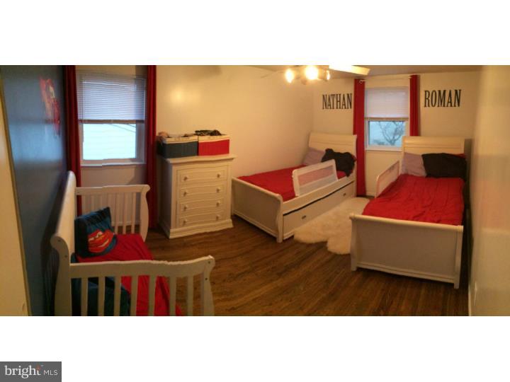 9704 Chapel Road Philadelphia, PA 19115 - Photo 11 of 25