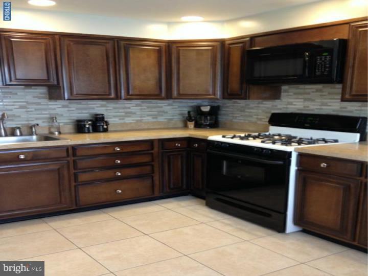9704 Chapel Road Philadelphia, PA 19115 - Photo 6 of 25