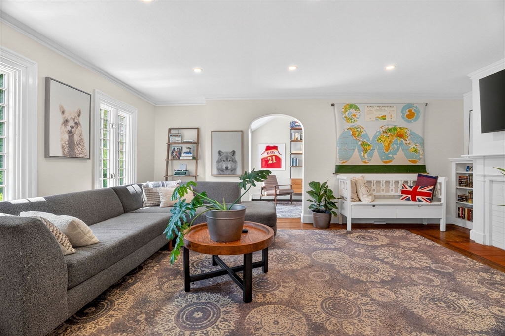 58 Leighton Road Wellesley, MA 02482 - Photo 8 of 25