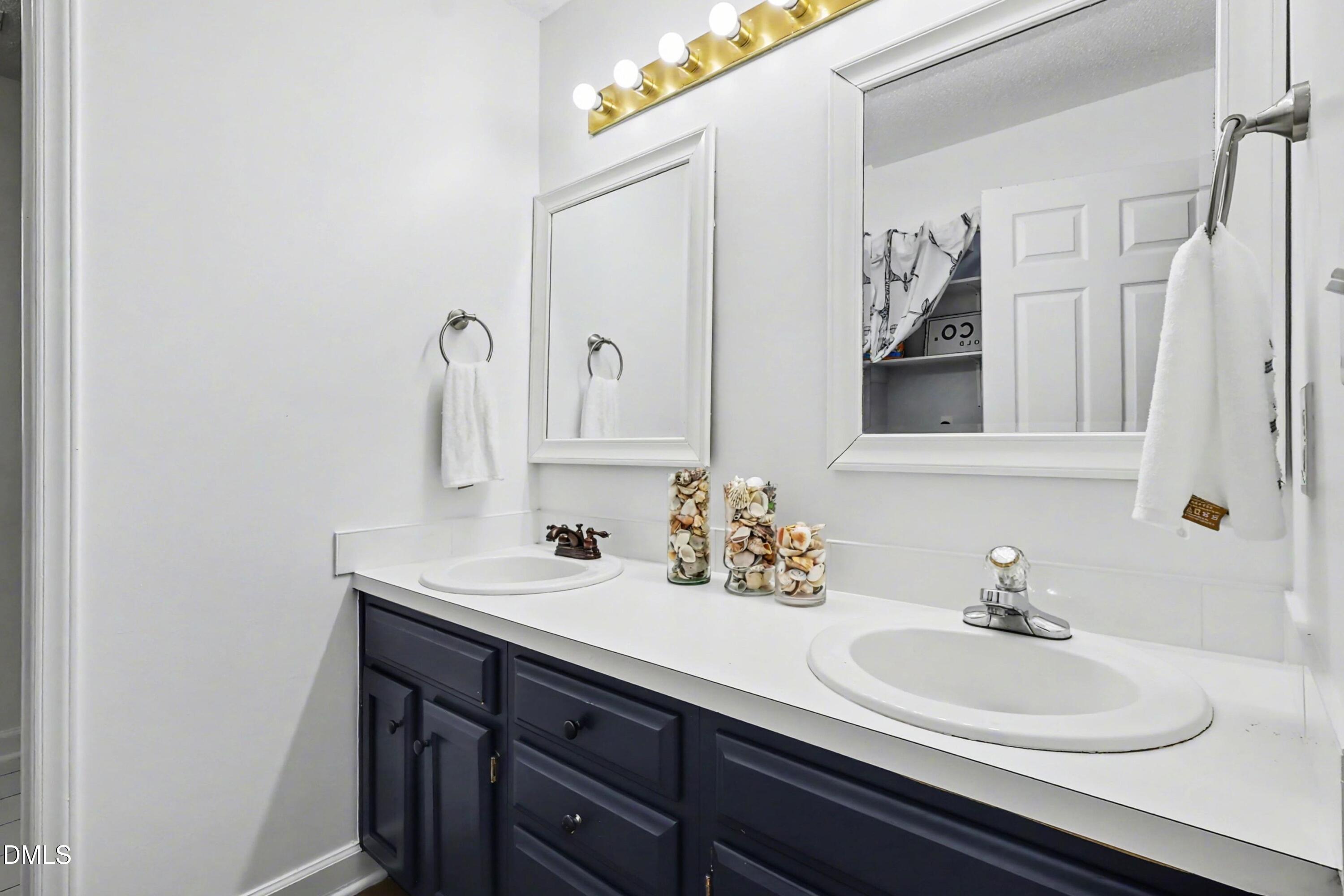 2828 Cornerstone Ridge Drive Apex, NC 27539 - Photo 25 of 33 024_file_5866